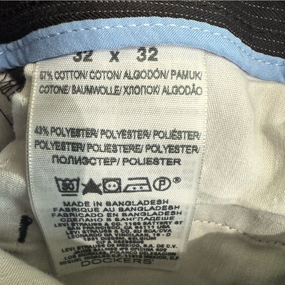 Dockers Men’s Slim Fit Signature Khaki Striped Pants in Black, Size 32X32 - Picture 3 of 5